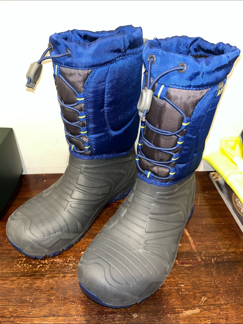Merrell Snow Gel Lined Waterproof 11” high Winter boys boots 5